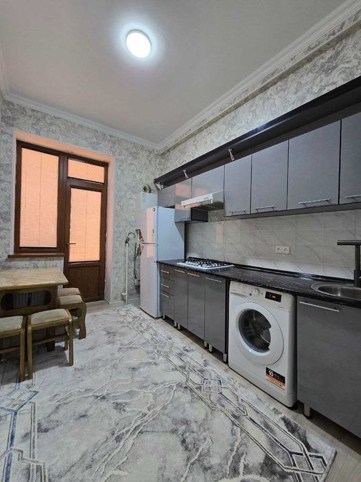 Срочно продается 2х комнатная люкс квартира на 2 этаже, в Самарканде