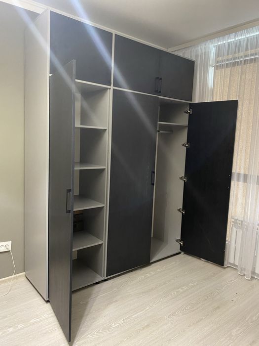 Новый стильный шкаф