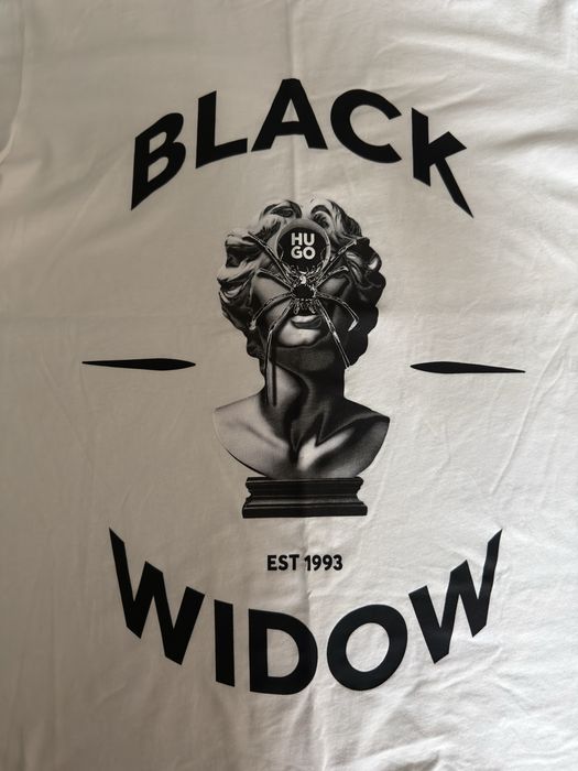 Тениска Hugo black widow