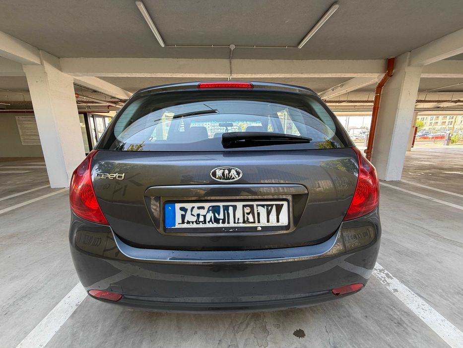 Vând Kia Ceed, an fabricație 2009, motorizare pe benzină, cu 184.739 km la bord