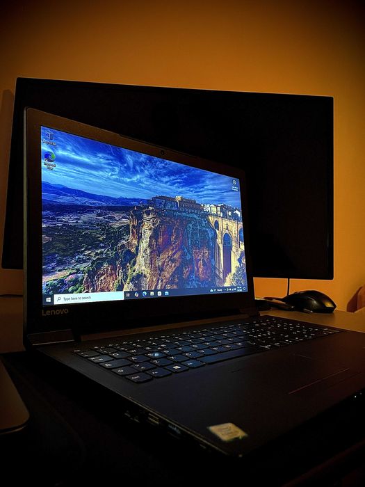 Laptop Lenovo 9.5/10 I Windows 10 Pro I Intel I5 I 460GB 4GB RAM I