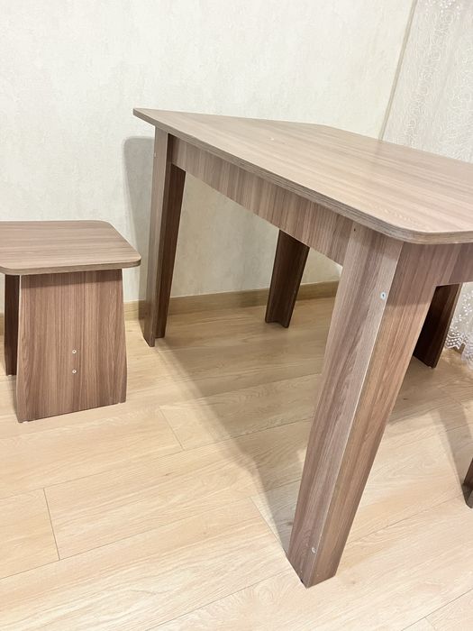 Продам стол со стульями