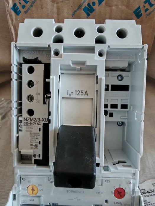 Intrerupator automat industrial Eaton Moeller NZMB2-A125 3P 125A+bobina minima tensiune nou, sigilat
