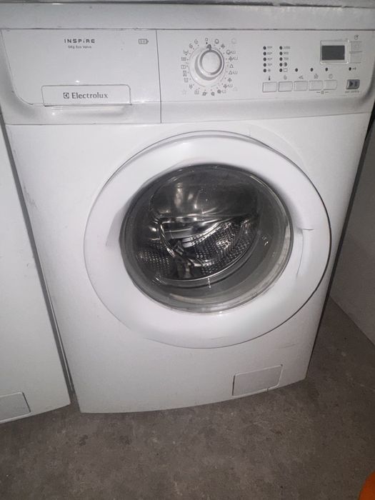 Пералня с предно отваряне Electrolux