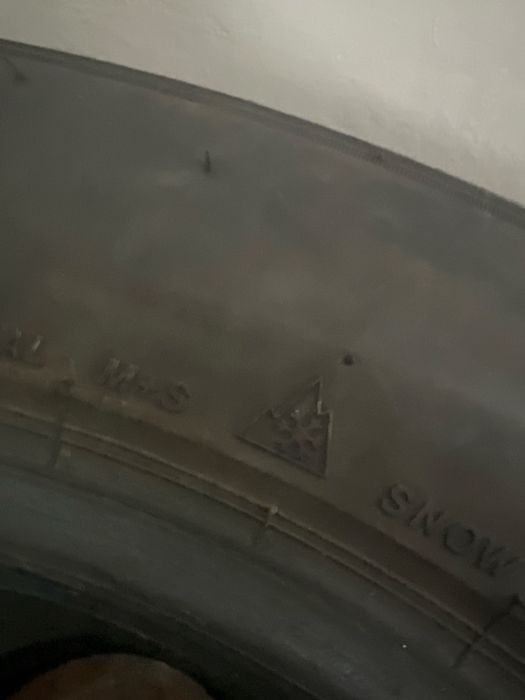 cauciucuri de iarna bridgestone 265/55 r19 4 bucati 2000 toate 4