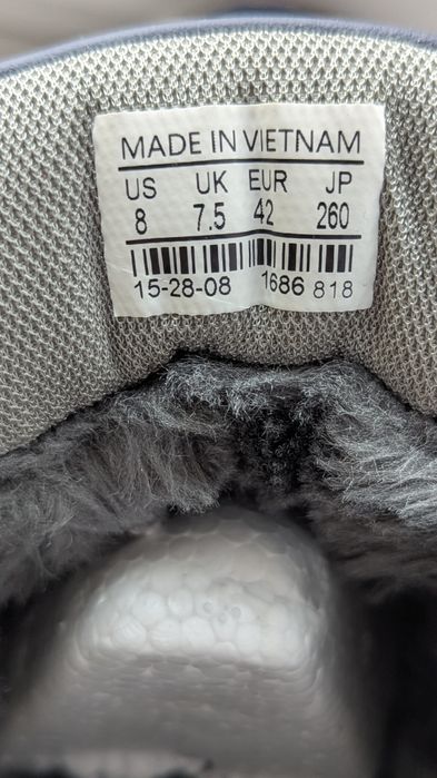 Кроссовки с мехом новые