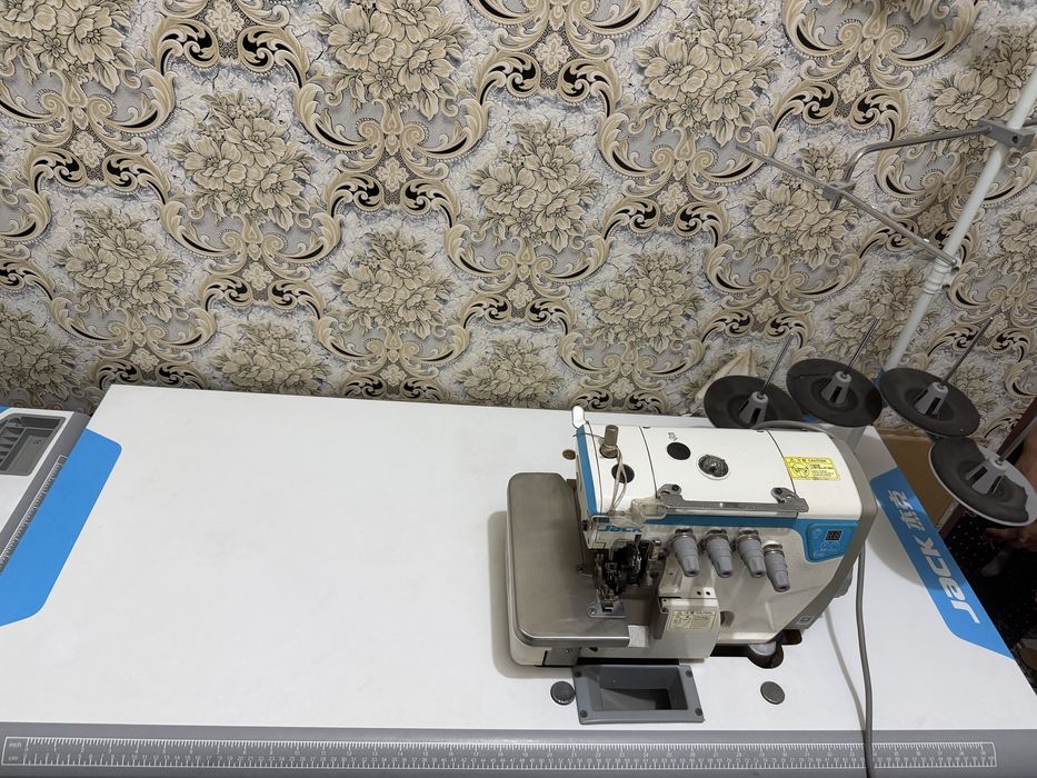 оверлок jack e4s