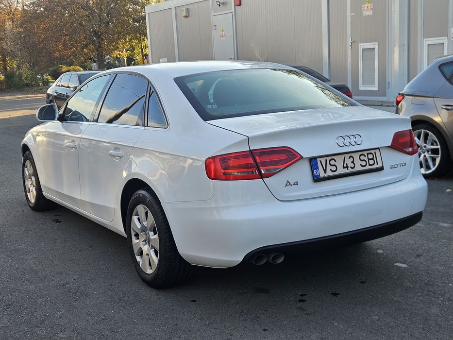 Audi a4 2.0 tdi 140 cp, an fab.  2009