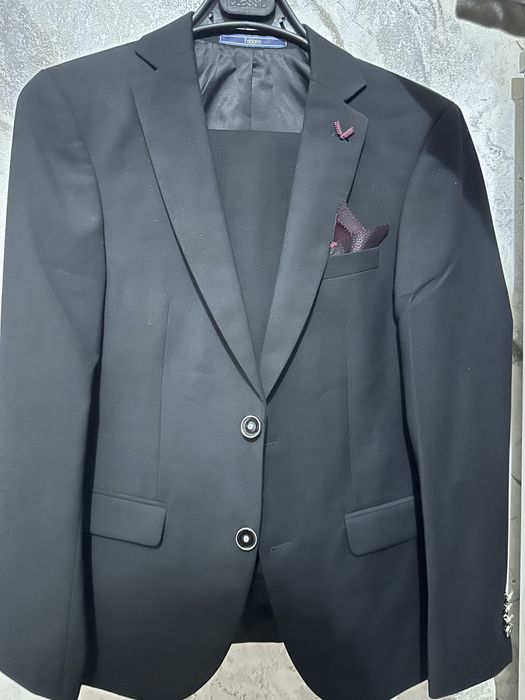 Костьюм сатылады 44 размер