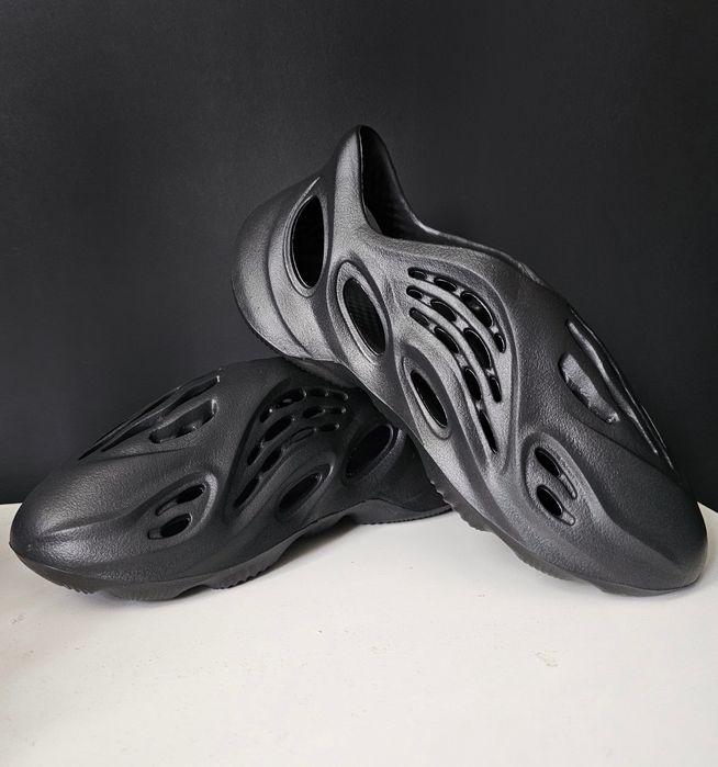 靴 yeezy form runner Yeezy Foam Runner — True to Sole