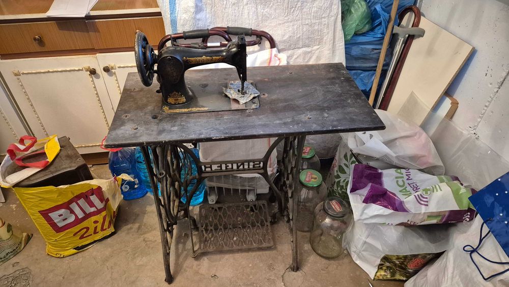 Vand Masina de cusut SINGER, veche, de colectie, an 1920