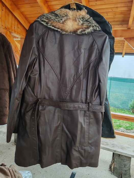 Haina piele cu guler de nutrie