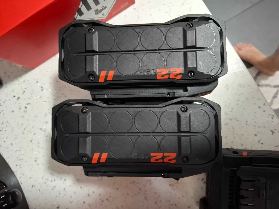 Hilti nuron Батерии и Зарядни