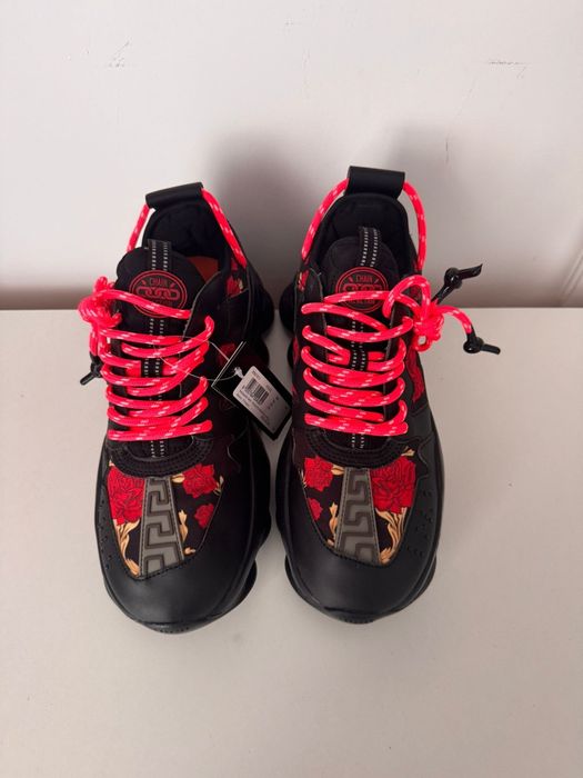 Versace  chain reaction