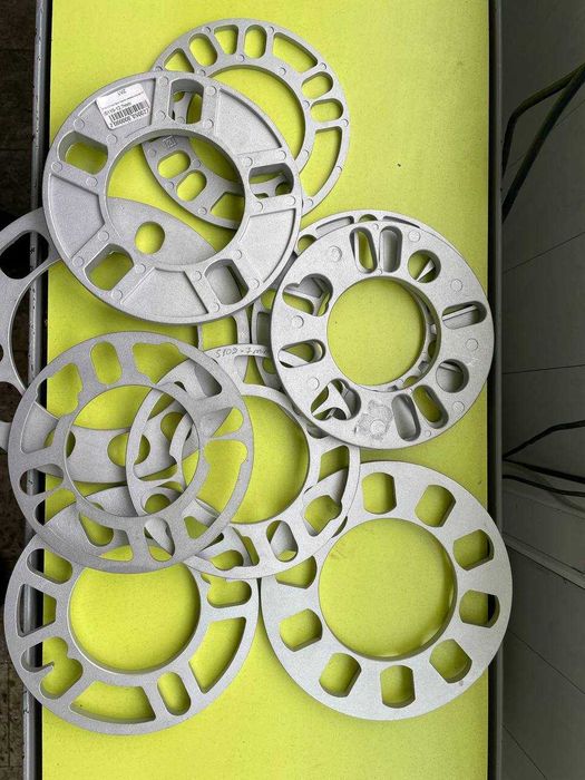 Колесные проставки гоночный вид