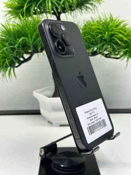 iPhone 15 Pro 256 gb Akb 77%