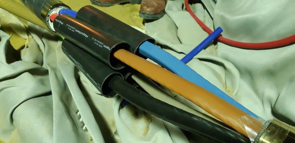 Услуги электрика.