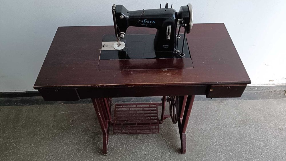 Masina de cusut CasnicaSuper