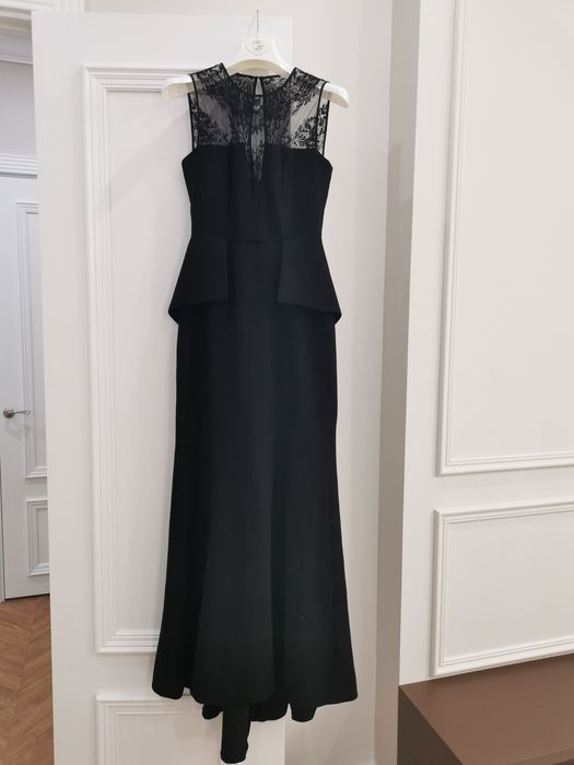 Элегантное вечернее платье с баской