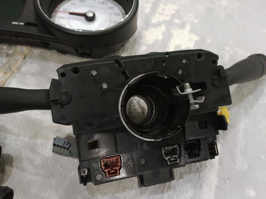 Переключатель Пежо 308