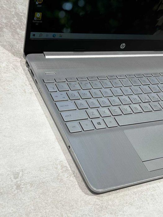 HP Laptop i3-1115G4 DDR4 8GB SSD 256GB 15'6 FHD