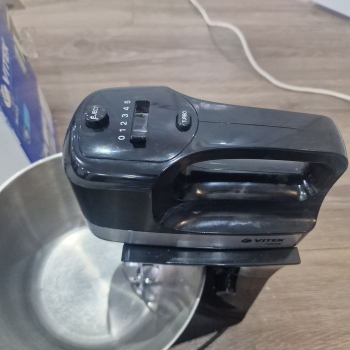 Продам тестомешалку и миксер 2 в 1