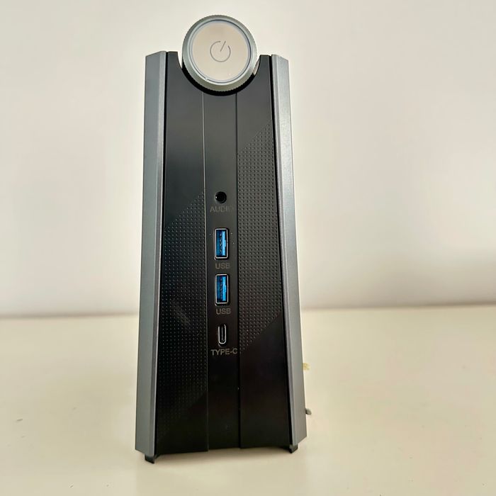 MiniPc cu chip pentru AI /Acemagic AM08 Pro/Ryzen 7 8845HS -5.1 Ghz/64GB/1Tb SSD