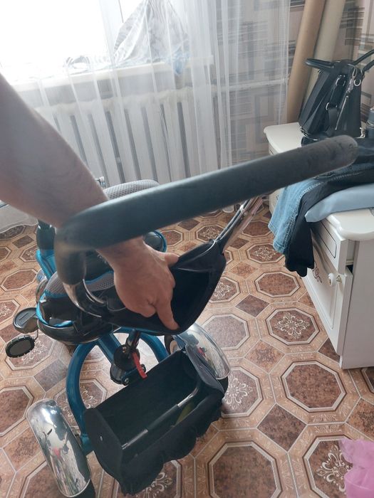 Детский трехколесный велосипед.