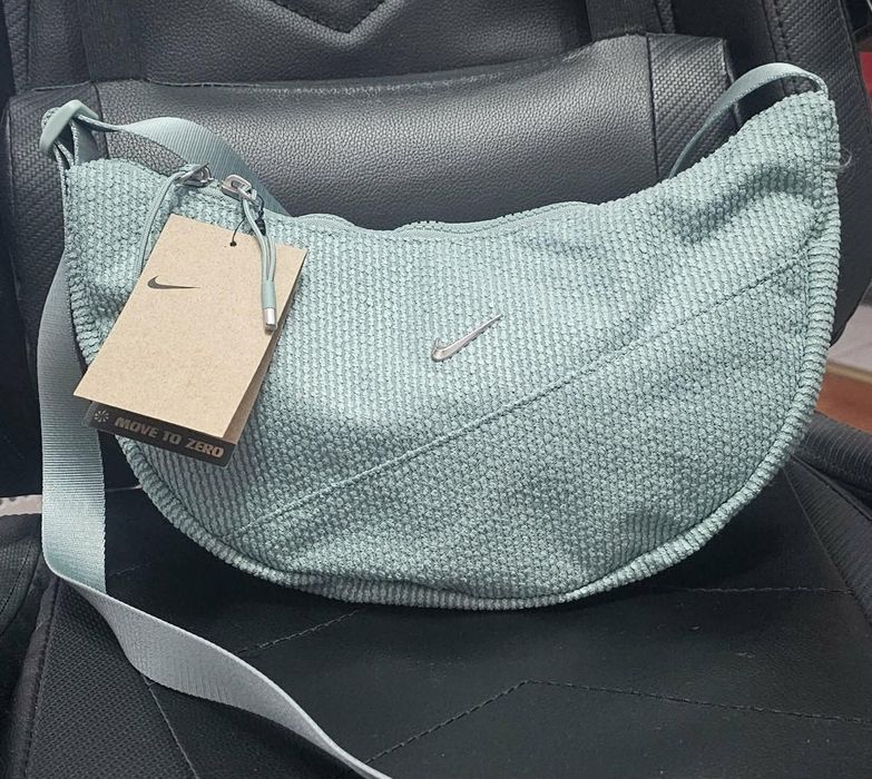 Оригинална спортна чанта Nike Aura