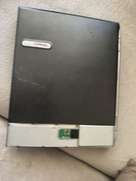 Лаптопи за части 8 броя и 8 компиутара