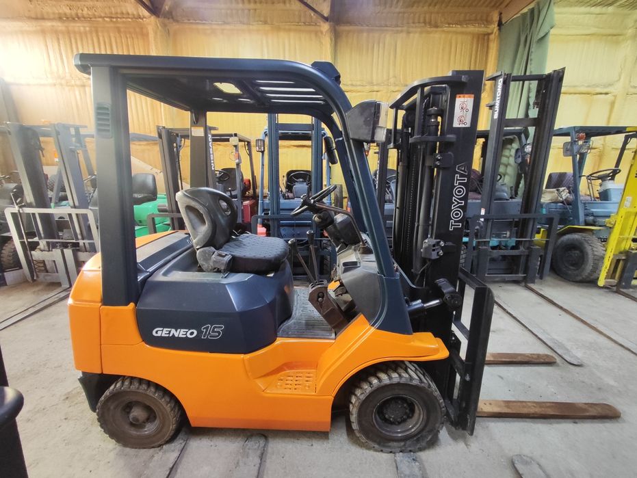 Продам вилочный погрузчик. Кара