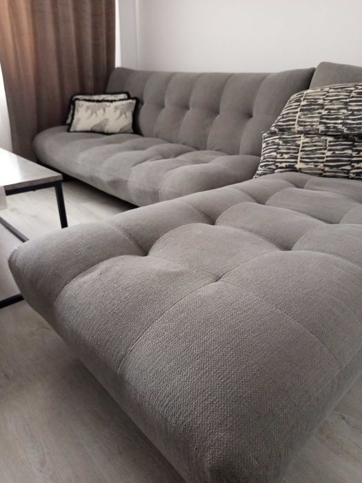 Canapea extensibila cu șezlong atașat