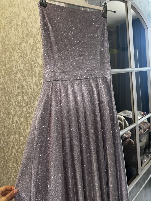 ПРОДАМ вечернее блестящее платье с разрезом.