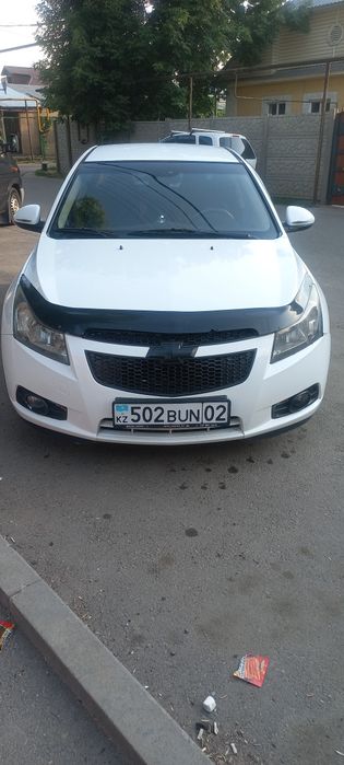 Шевроле Круз автомобиль