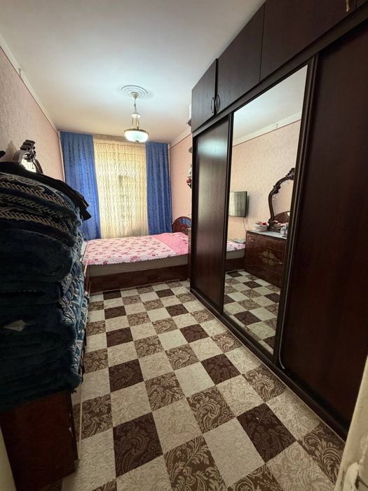 Продам квартиру Чиланзар 24 квартал, 3х комнатная, 1 этаж