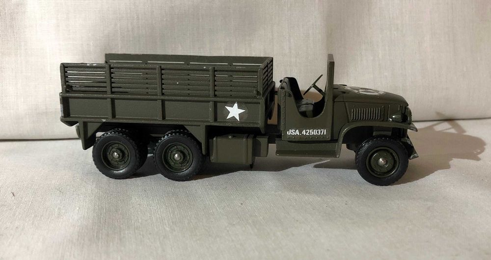 Macheta militara GMC CCKW 353 6x6 Solido metal scara 1/50