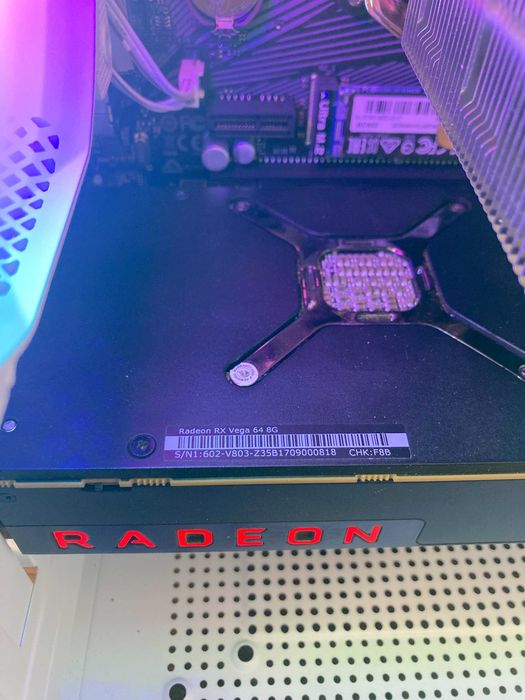 Геймърски Ryzen 5 3600 ,Vega64 8GB,16GB RAM,256 m.2 SSD+1TB HDD