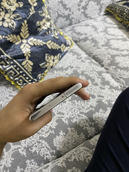 Samsung not 10plus 5g sotuvda