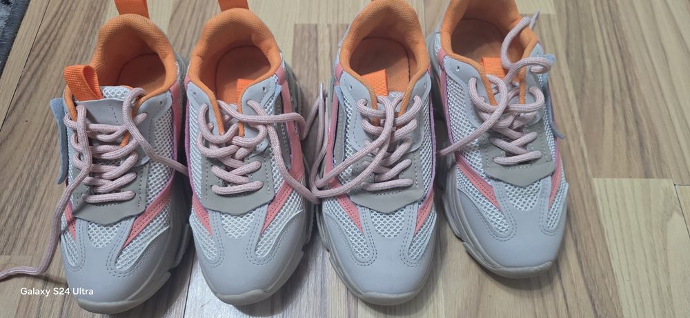 Adidași Steve Madden originali, mărimea 32, aproape noi