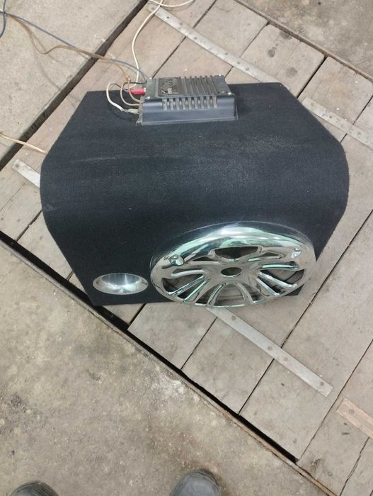 Продам сабвуфер и усилитель