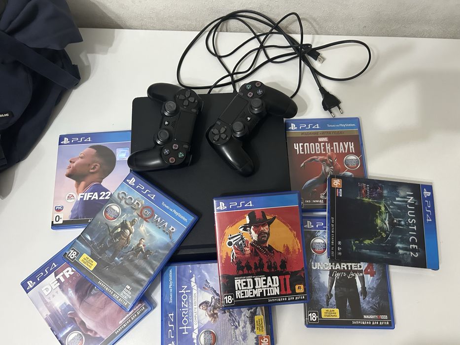 Playstation 4 ps slim