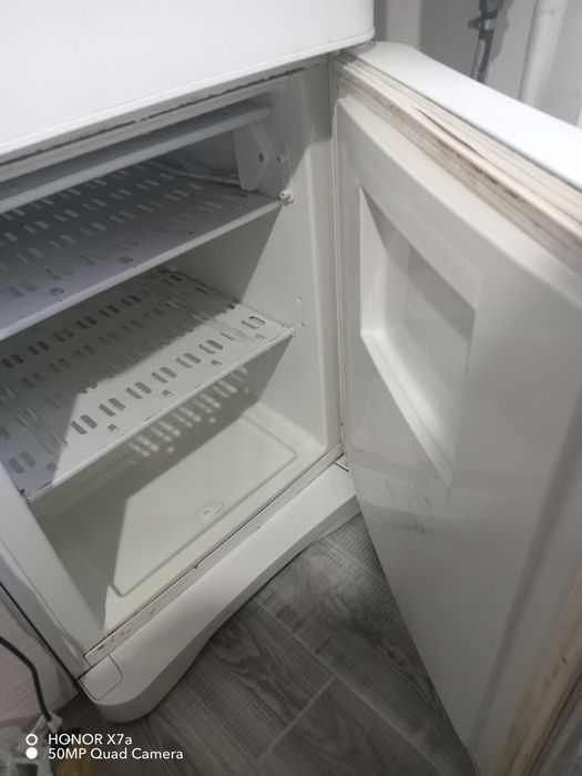 Холодильник Indesit