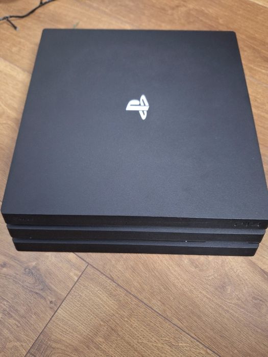 Consola PlayStation 4 Pro cu jocuri incluse