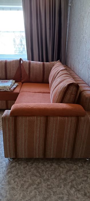 продам угловый большой диван + кресло