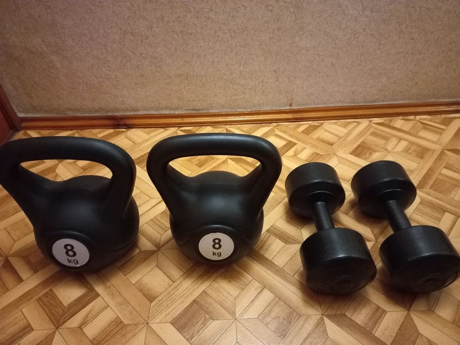 Гири виниловые 8кг. Гантели 10кг.