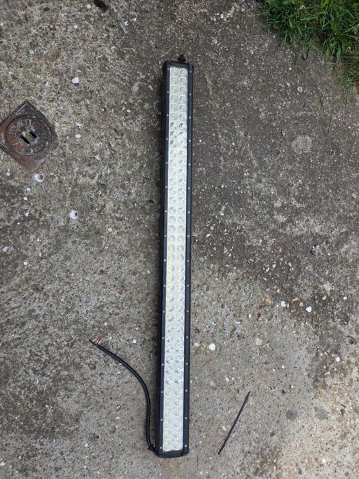 Продавам LED бар 12V – дължина около 95 см