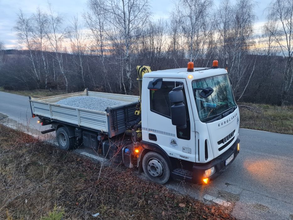 Transport basculabil 7.5t cu macara