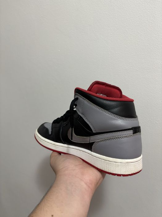 Adidasi Jordan 1 Mid