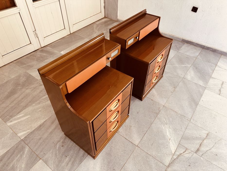 Италиански винтидж нощни шкафчета с радио – 70-те години