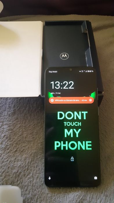 Motorola E22 albastru.